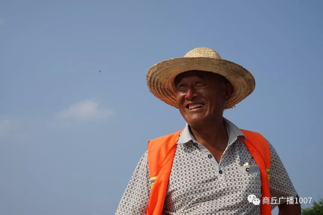 「炎夏商丘：致敬最美劳动者」烈日下、人海中、车流里……那一道金色的亮光！