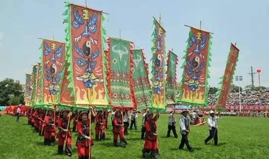 云南的火把节真热闹,云南最热闹的火把节