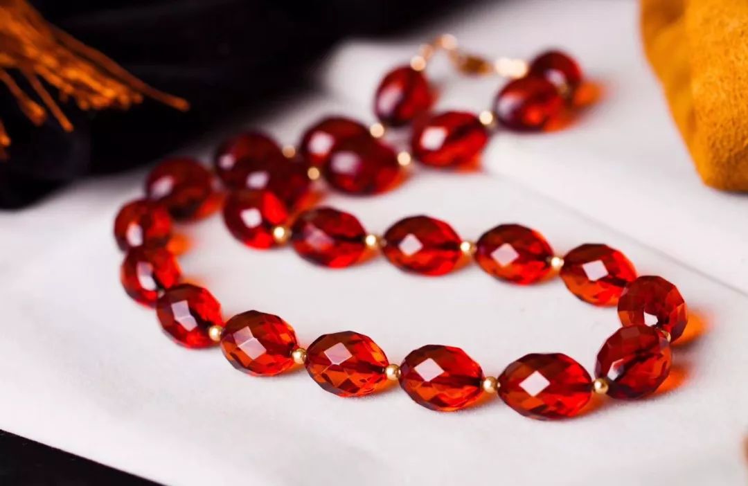 琥珀好还是玉好,琥珀好还是玛瑙好