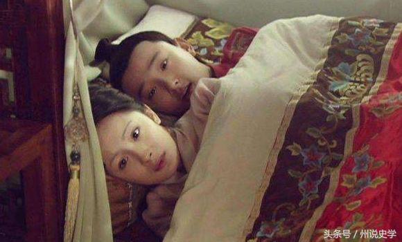 古代贴身丫鬟和男主人的关系,古代丫鬟跟主人住一起吗