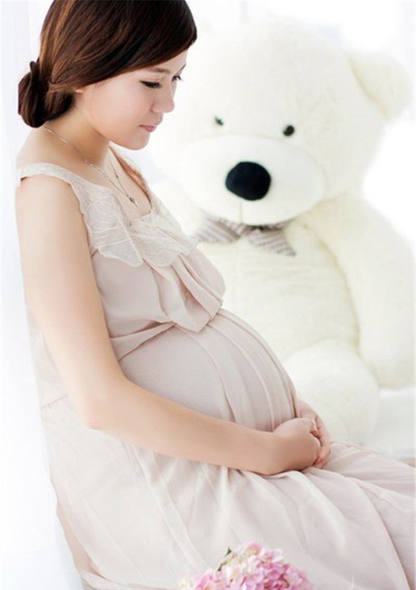 这个部位比较宽的准妈妈，恭喜你！你会生的很快！最好提前入院！