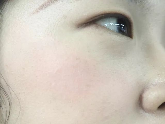 nars腮红液体和粉状,nars高潮腮红打在颧骨还是脸颊