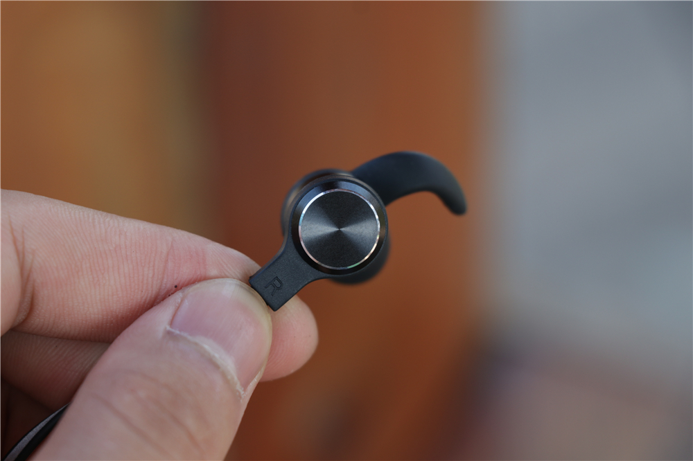 待机135小时，售价149元，爱国者蓝牙耳机S55体验！