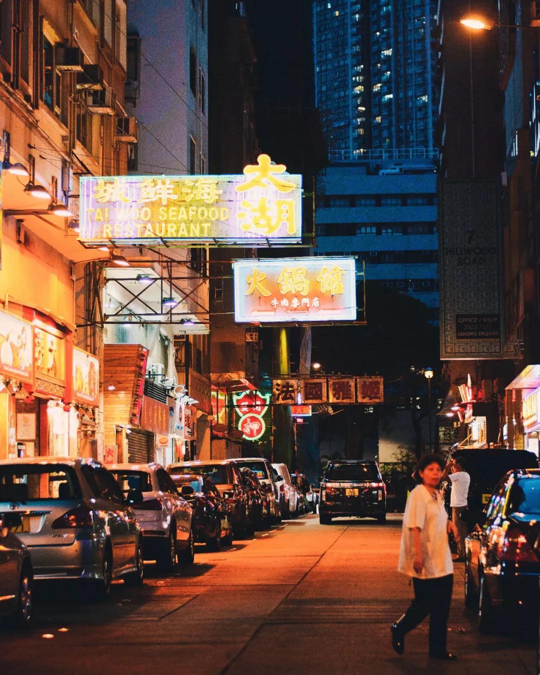 30张照片，看见繁华和代购以外的香港……