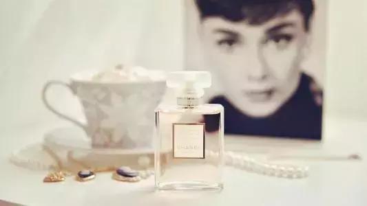 化妆品使用有哪些小妙招 (记住这些化妆品小常识别被坑了)