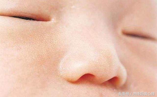 新生儿女孩来月经,新生女宝宝春季