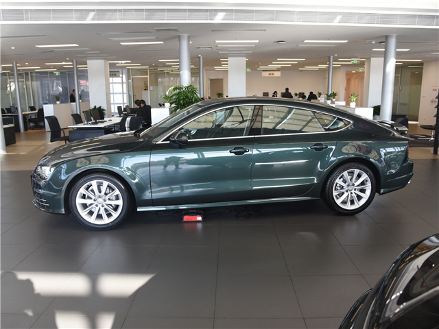 奥迪a72019款55tfsiquattro竞技版,奥迪a7这个价位还能买什么