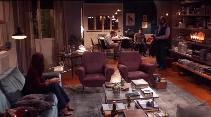 老婆嫌客厅太暗，花2万买的水晶灯简直土爆了！网友：过时了！