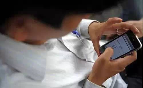 一文看明白手机到底要不要贴膜,现在的手机还真的需要贴膜吗