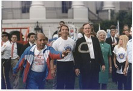 施瓦辛格19岁参加健美比赛,施瓦辛格第一个健美冠军