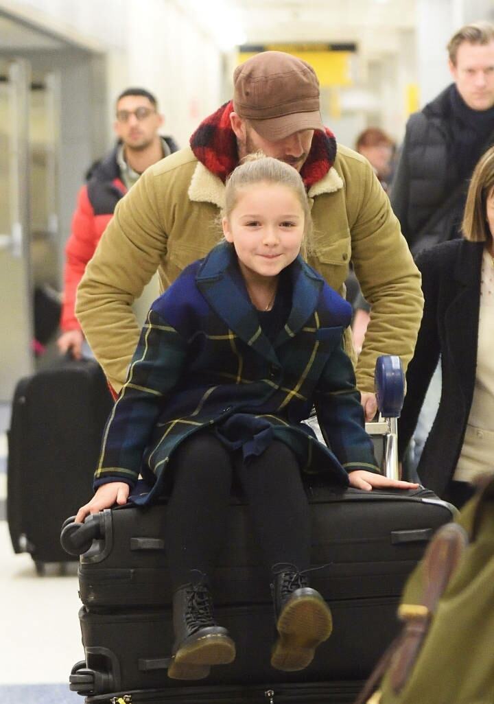 小七最新发型,小七剪短发的样子