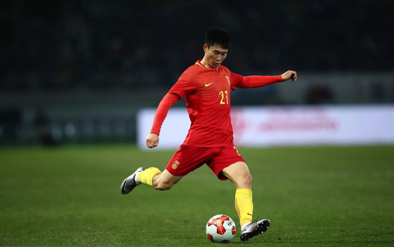 邓涵文足球,2019亚洲杯国足主力邓涵文