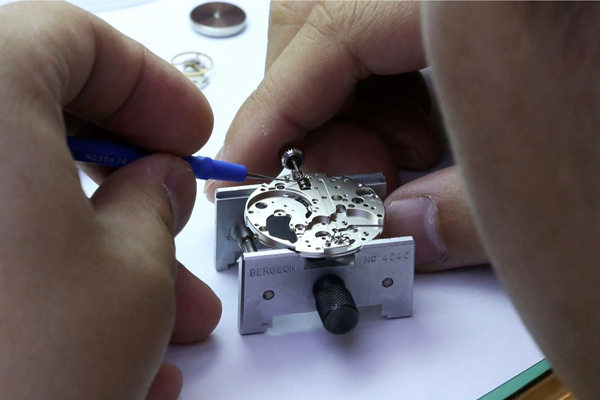 万国葡萄牙iw371615保养多少钱,万国葡萄牙系列iw371417