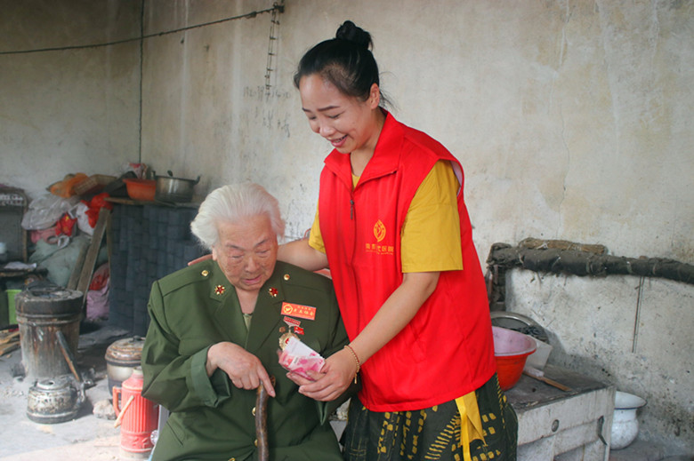 健步走献爱心,焦作健步走第一套