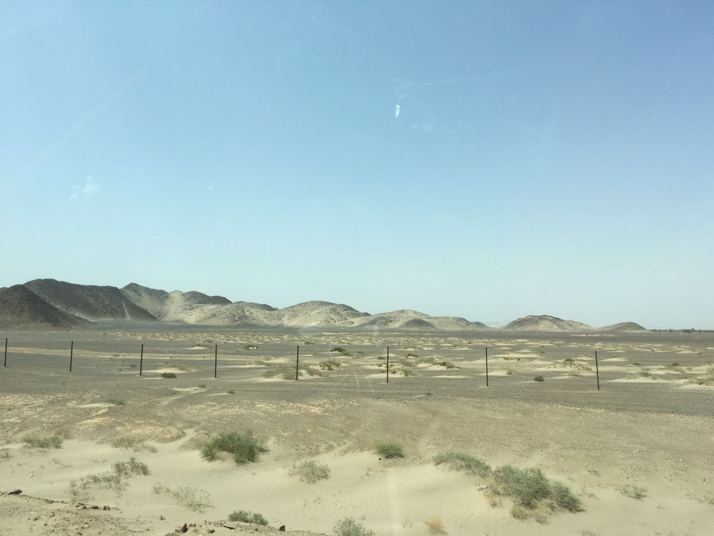 80后夫妻自驾游全世界,一日自驾游嘉峪关