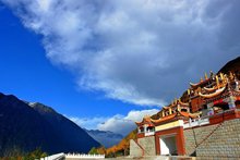 跑马山从半山腰到山顶有哪些景物,跑马山登顶