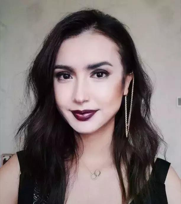 27岁重庆妹子化妆成蒙拉丽莎,重庆妹子化妆