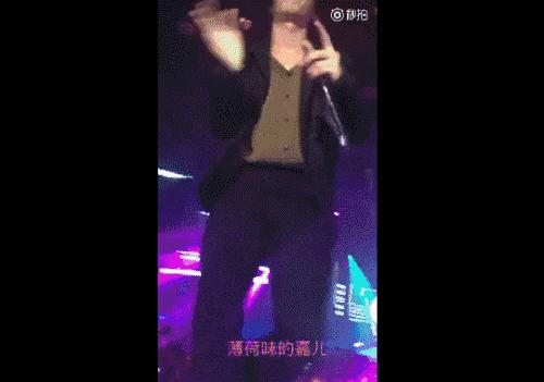 朱正廷蔡徐坤超甜对视害羞,朱正廷蔡徐坤高甜瞬间