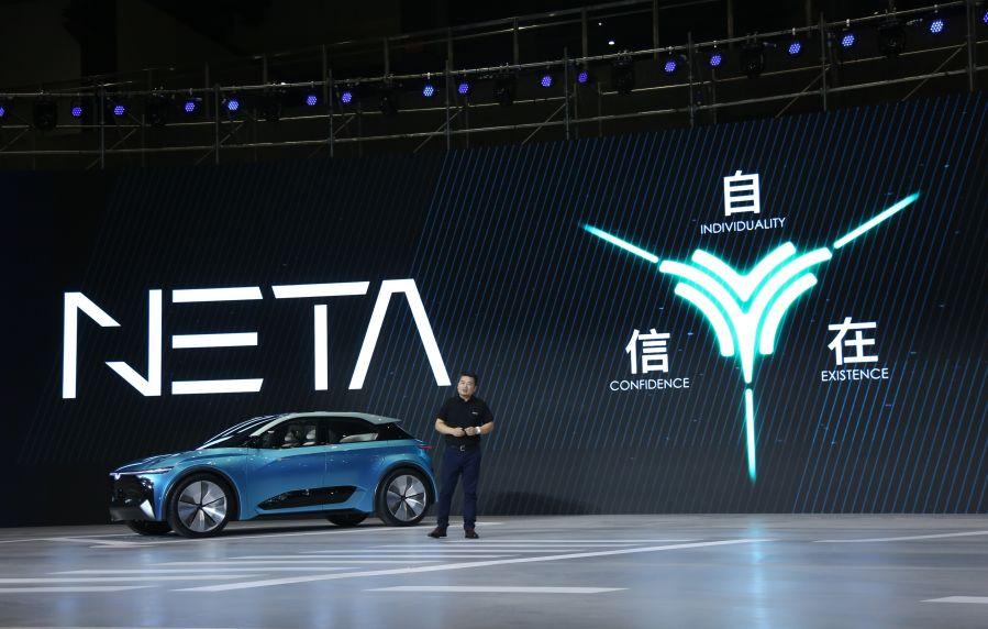 合众新能源哪吒v标准启航版,合众新能源哪吒no1落地价