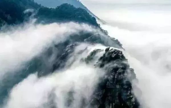 8月江西附近避暑旅游最佳去处,8月庐山附近凉爽景点