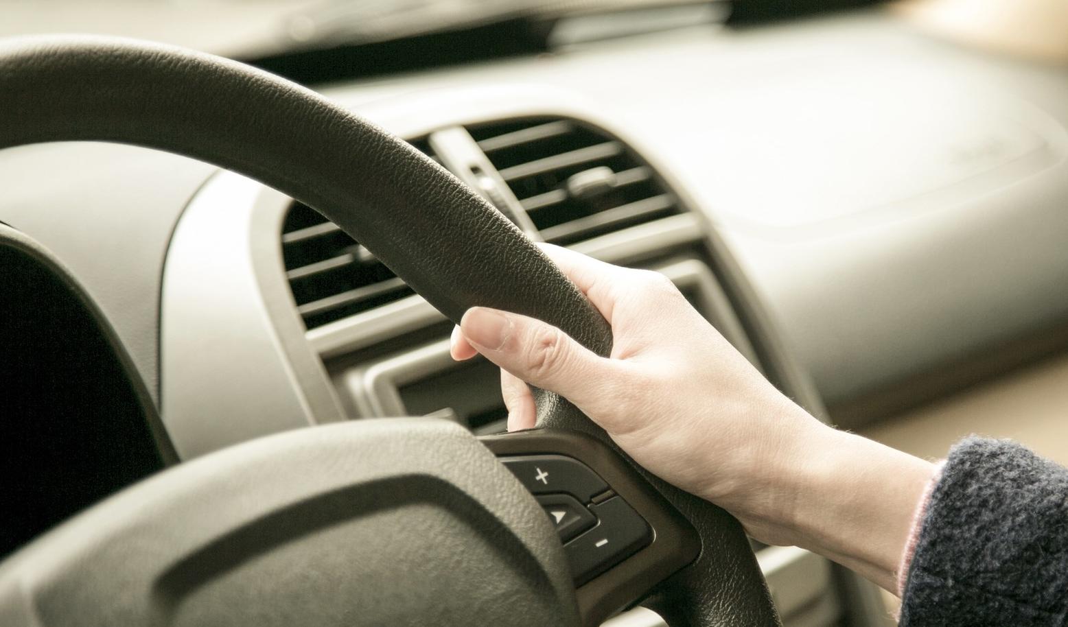 滴滴司机可以要求乘客不能抽烟吗,滴滴有规定乘客不许抽烟吗