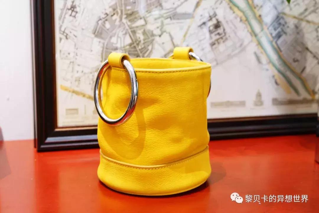 普通人怎么选择的包包又不撞大牌,好看的包包总是买不够