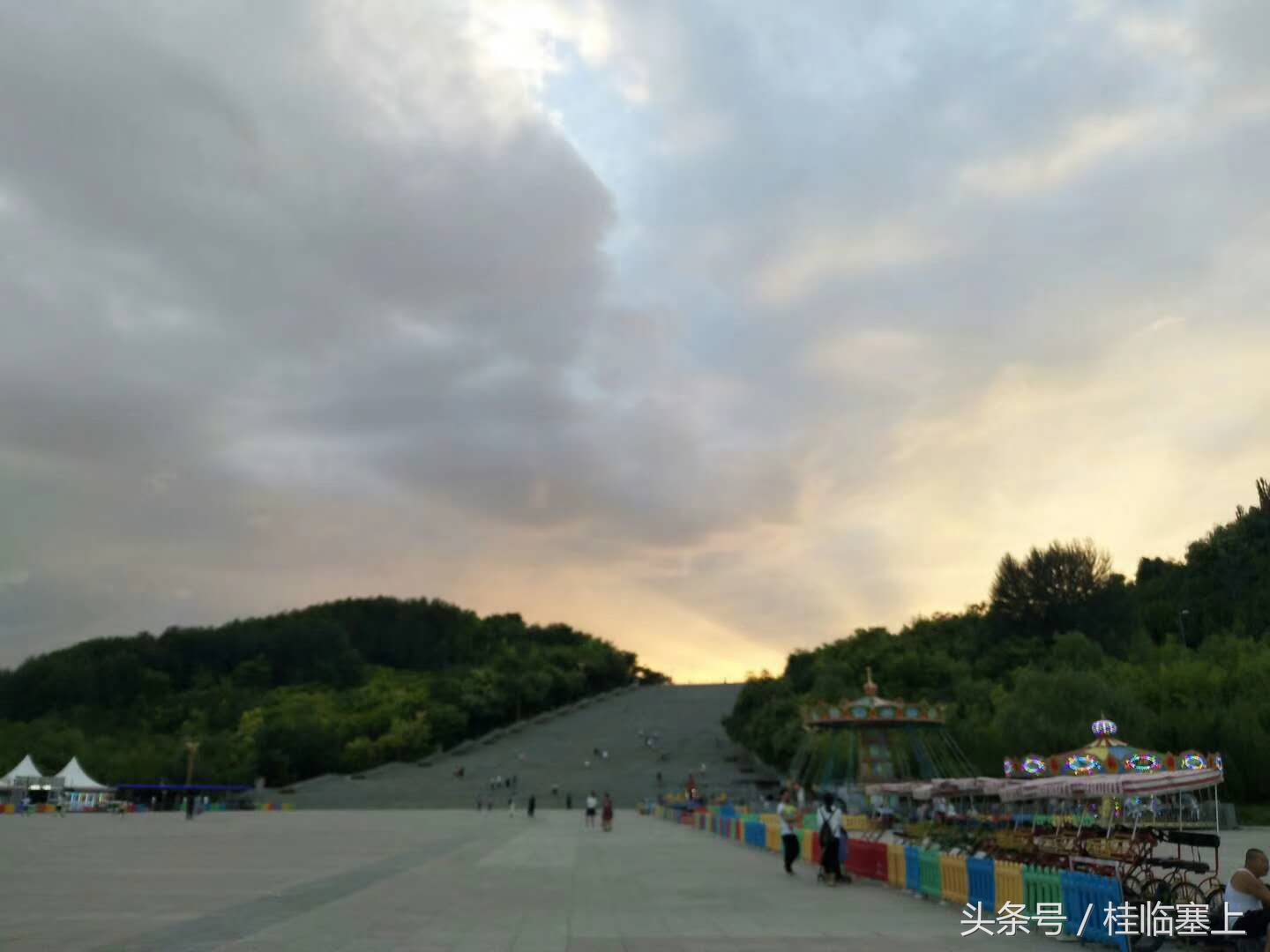 银川人看贺兰山,银川览山公园现在几点能看到日出