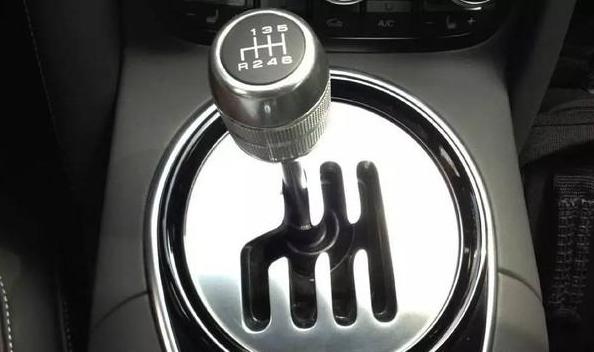 手动挡停车场高尔夫弹射起步,手动挡弹射起步教程