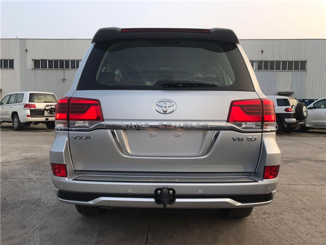 陆地巡洋舰vx-rv8,陆地巡洋舰5.7顶配vxs