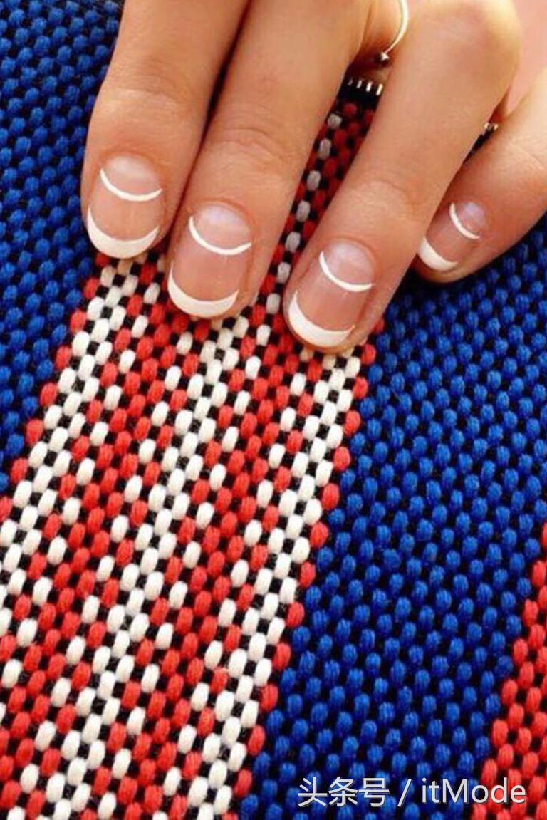 美甲夏天不要甲片推荐什么,短指甲手黑适合夏天的美甲