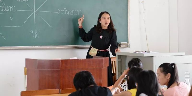 幼儿园哪个阶段的老师不好,幼儿园小学哪个老师好