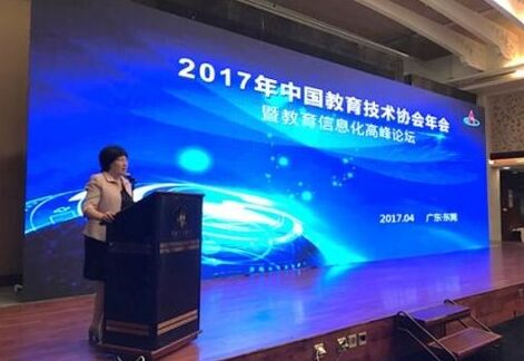 激光投影对比投影机,激光投影与液晶电视相比哪个好