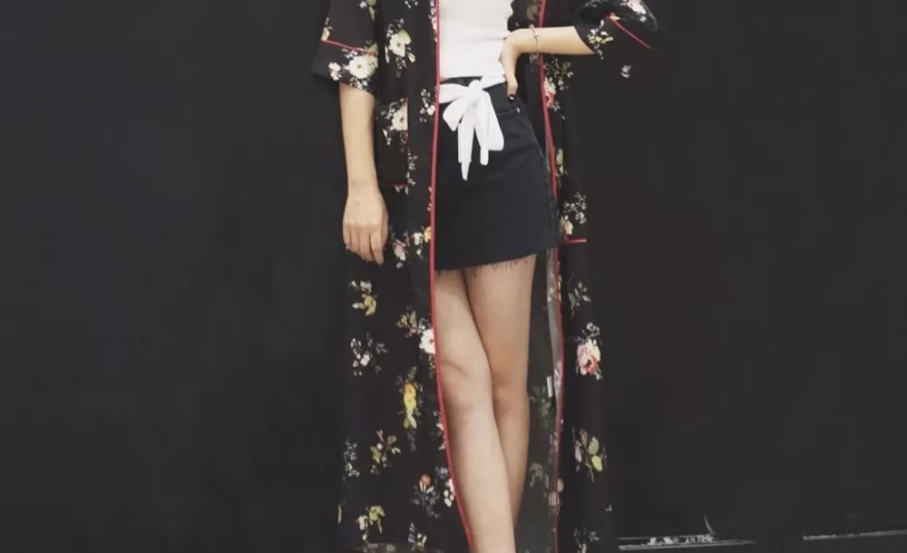 去度假穿什么衣服好看,假期出游怎么穿轻松又时髦