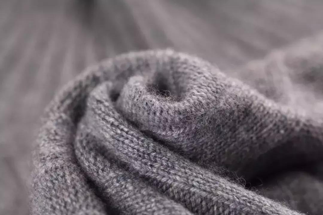 羊绒衫为什么会起球呢,关于羊绒衫起球的问题