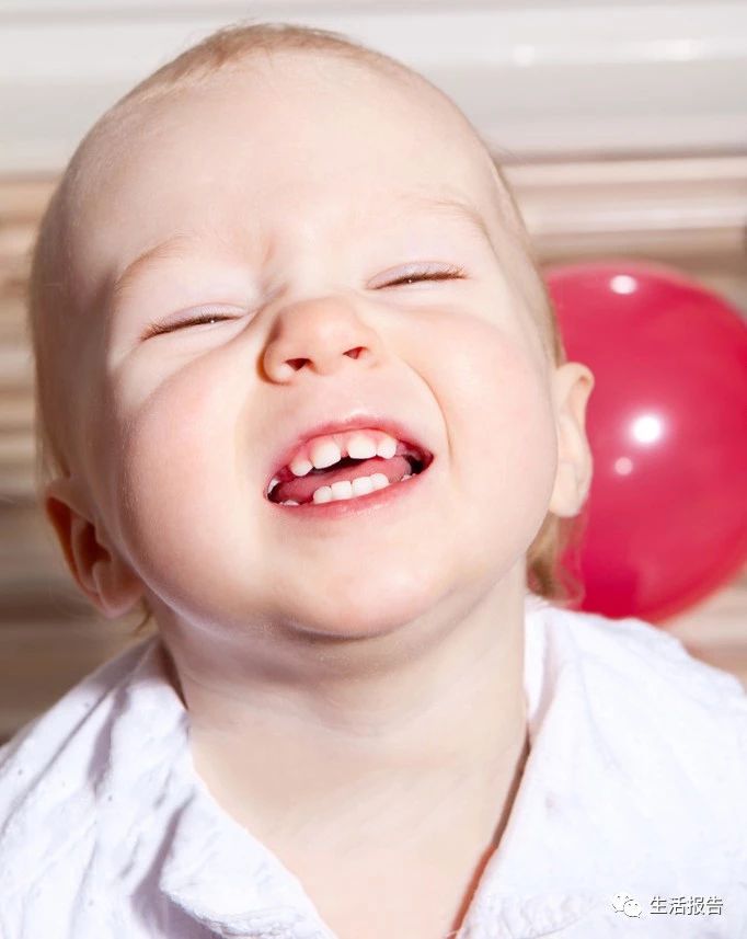 宝宝长牙期护理,宝宝长牙了吃手指要不要干预