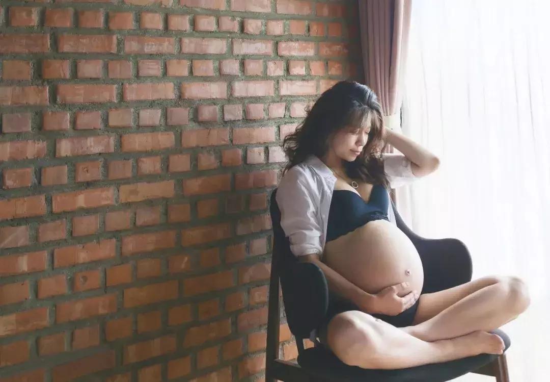 生活把女人逼得太狠，她们做了这样一个决定