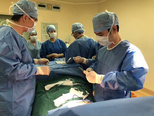 孩子鸡胸病手术有危险吗,宝宝出现鸡胸是什么症状图片