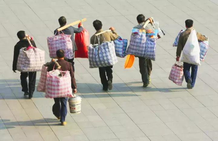 两万块的ysl鞋,ysl2万左右的包