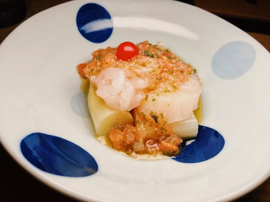 为什么香港很值得去游玩,香港现在还值得去吗