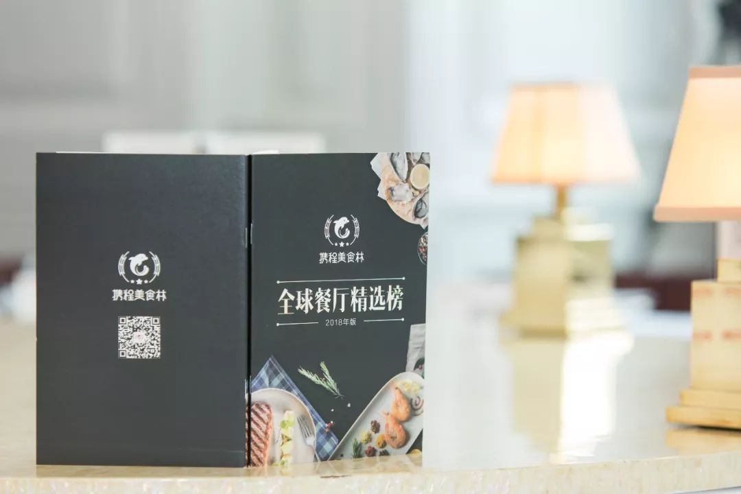 为什么香港很值得去游玩,香港现在还值得去吗