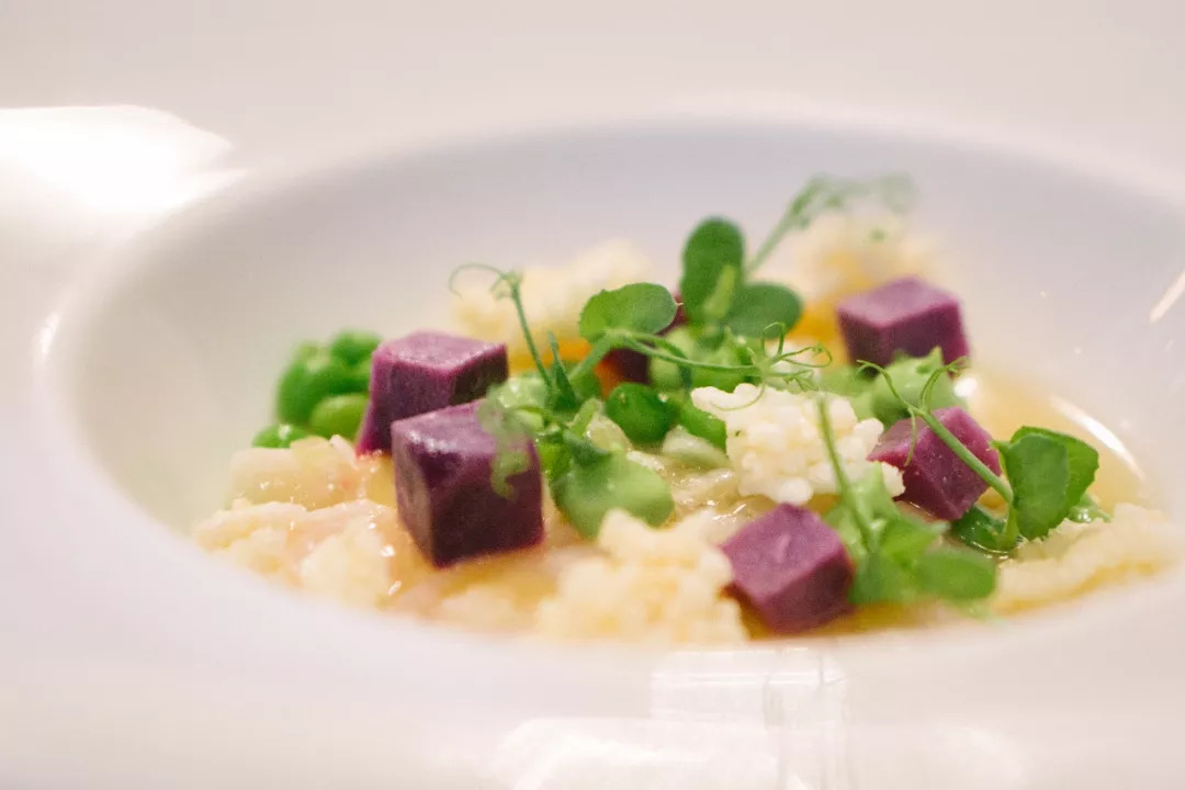 为什么香港很值得去游玩,香港现在还值得去吗