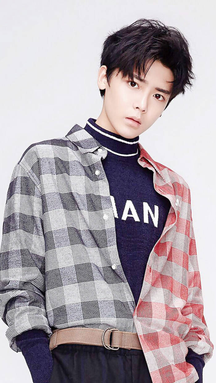 鹿晗侯明昊高清壁纸,侯明昊两张衔接壁纸