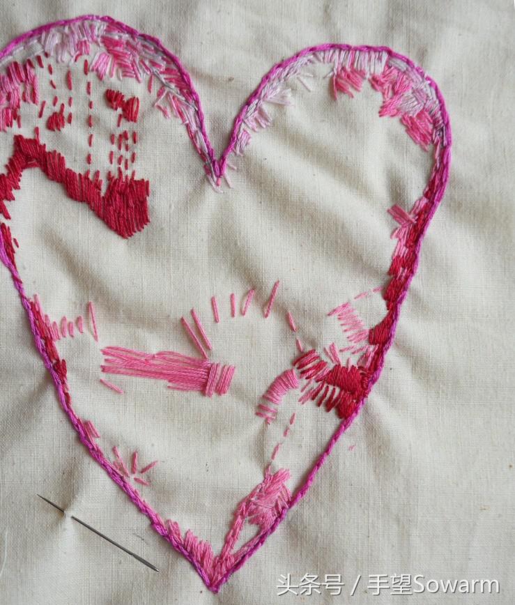 她给儿子绣的藏在口袋里的小动物,后来渐渐变成了事业