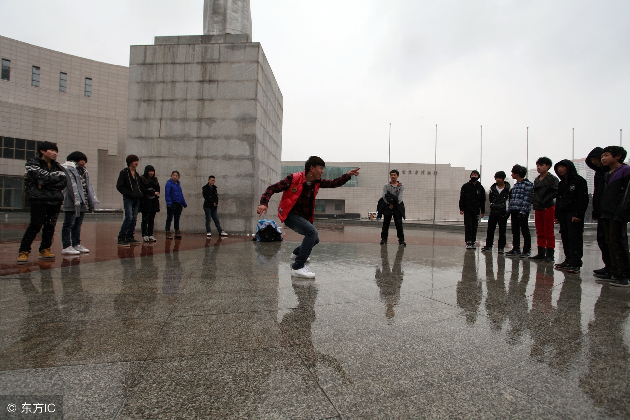鬼步舞基础舞步律动教学,鬼步舞好学吗有什么诀窍