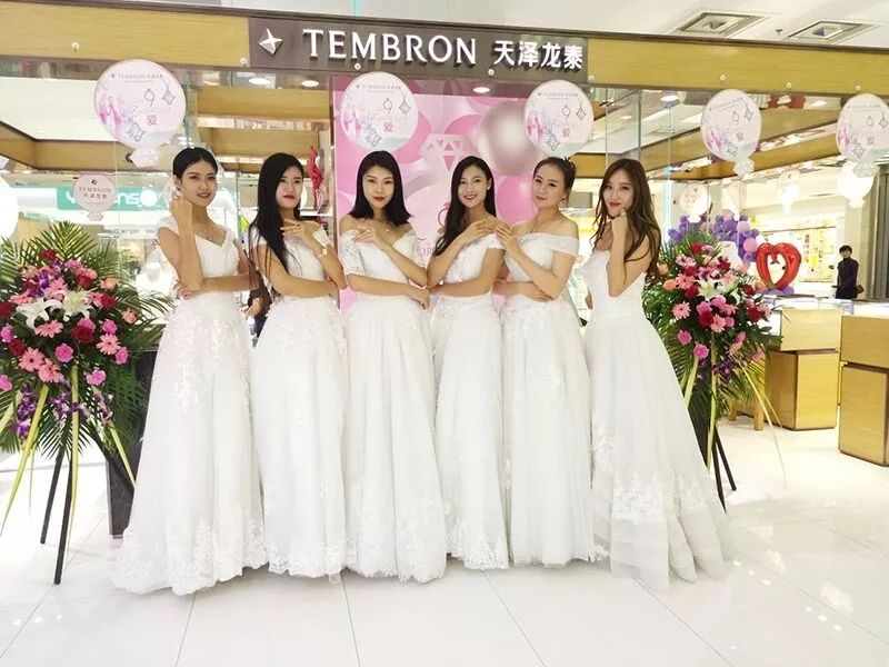 情定七夕节全场钜惠免费换新款,情定七夕璀璨珠宝甜蜜出击