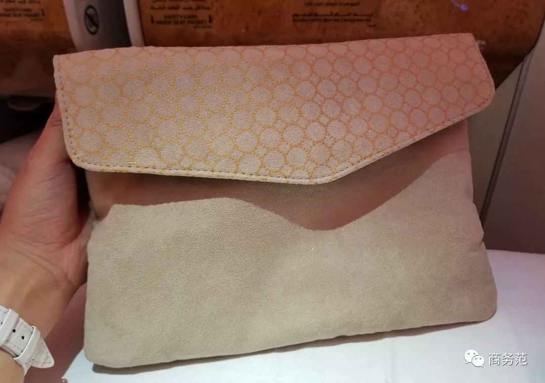 阿联酋航空豪华经济舱体验,阿联酋航空奢华