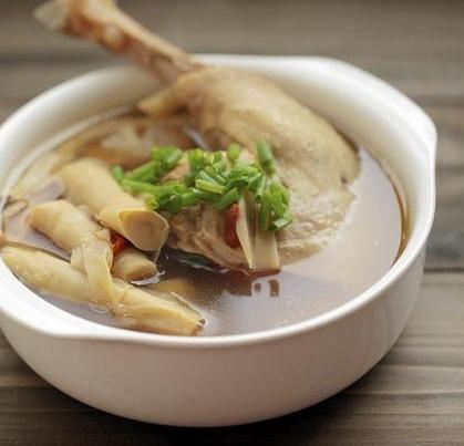 老鸭汤怎么做适合孩子吃养胃,老鸭汤怎么煲才能补气血养胃