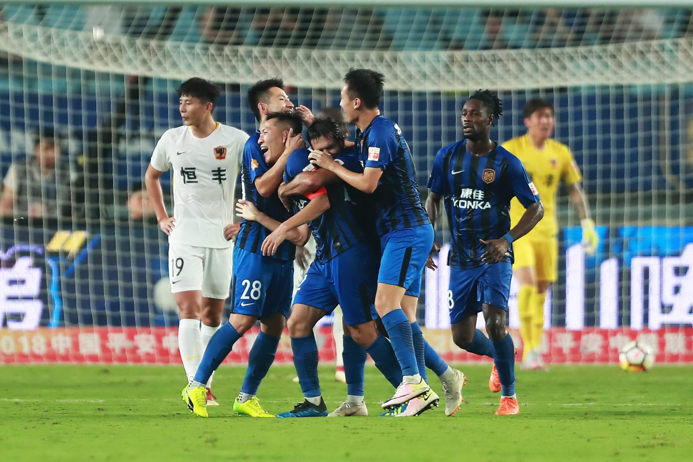 江苏苏宁前锋博阿基耶,苏宁足球吴曦