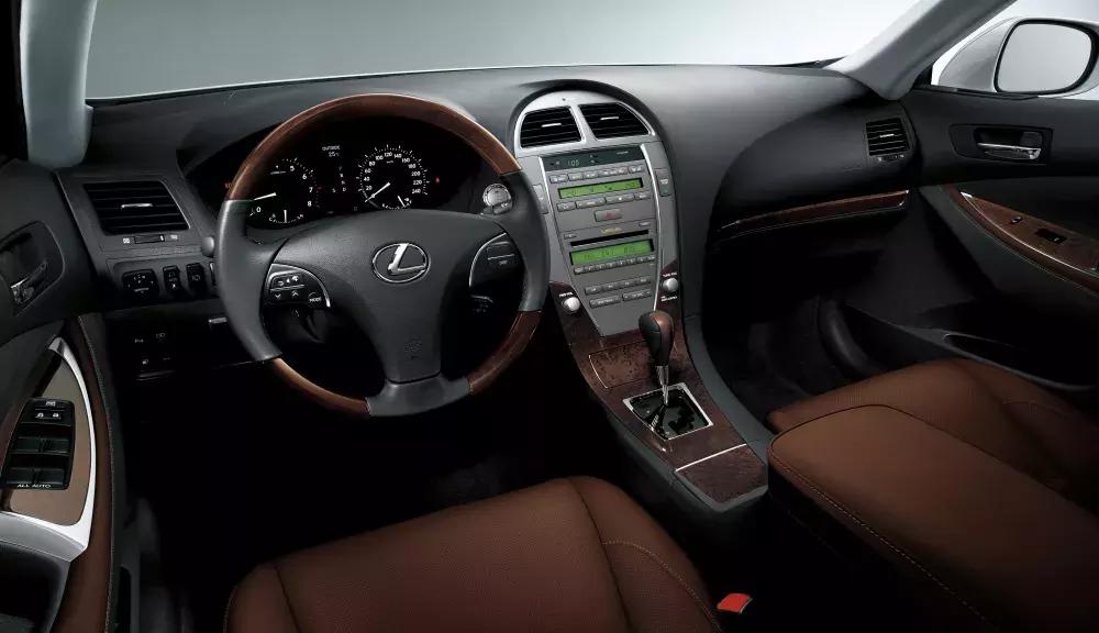 从“配角”到“C位”，雷克萨斯ES这30年经历了什么？｜下集