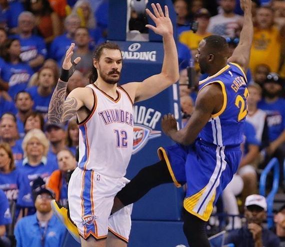 格林踢亚当斯完整视频,格林踢伤亚当斯视频